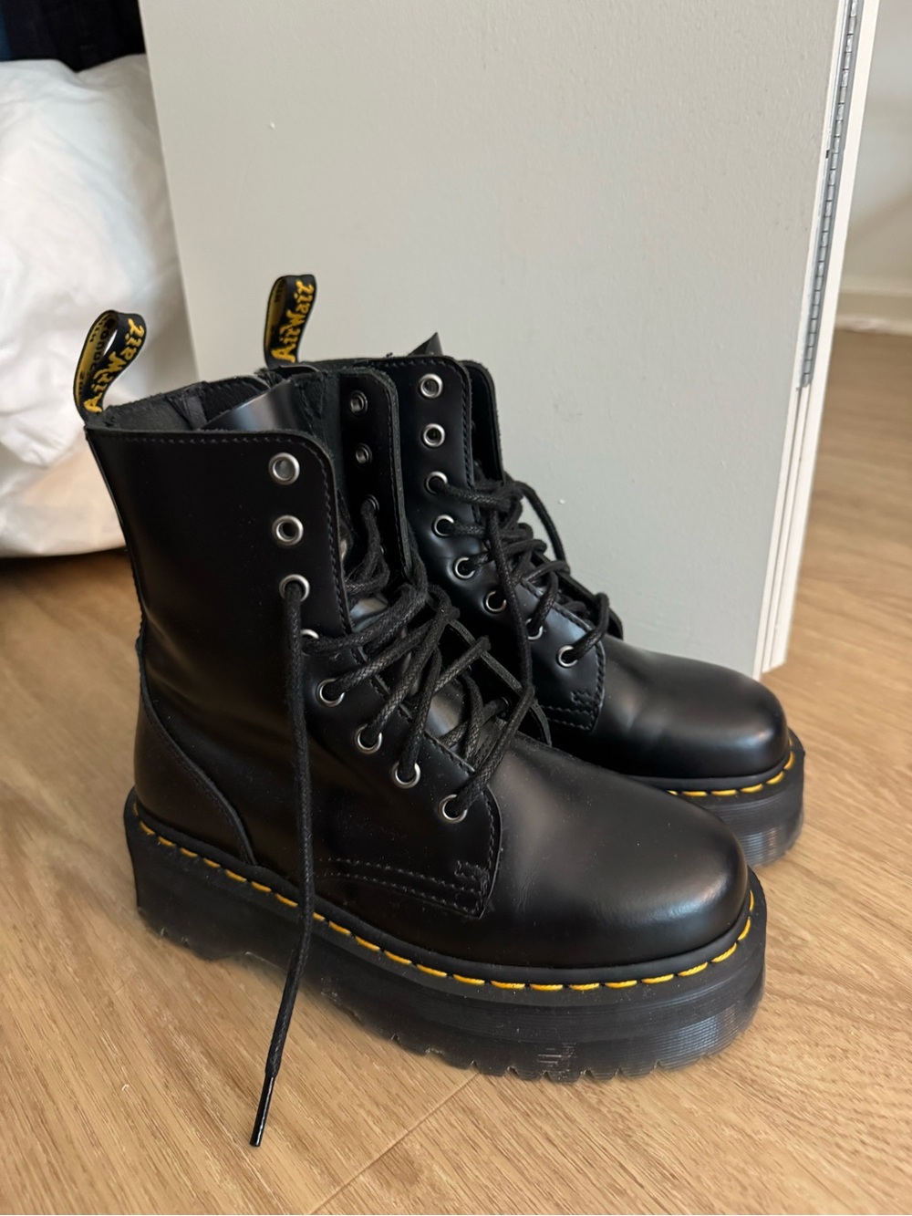 Dr. Martens Jadon Smooth Leather boot